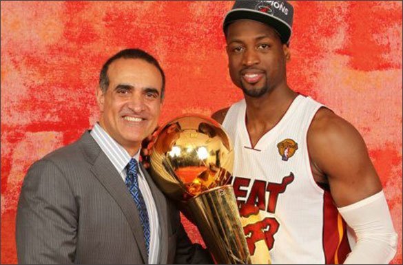 Tim Grover with Dwyane Wade and the NBA Finals trophy