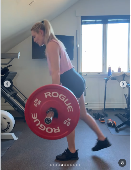 Lindsey Vonn deadlifting with Rogue plates